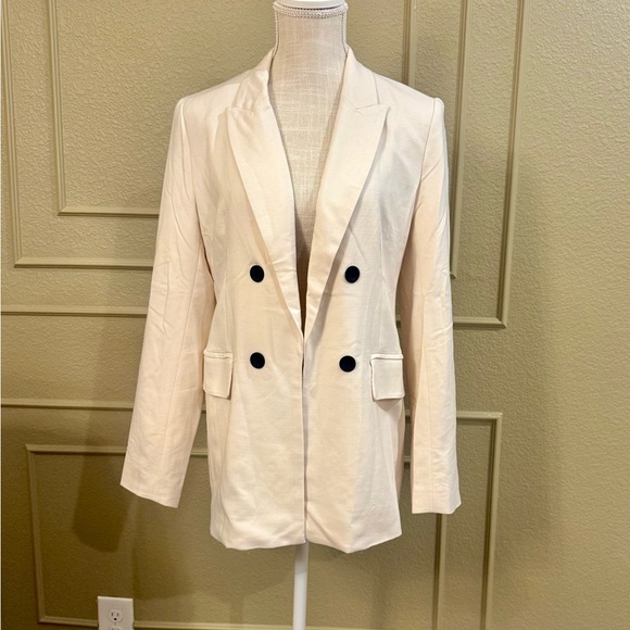 House of Harlow 1960 Jackets & Blazers - House of Harlow 1960 Women’s Cream Blazer with Black Buttons. Size S